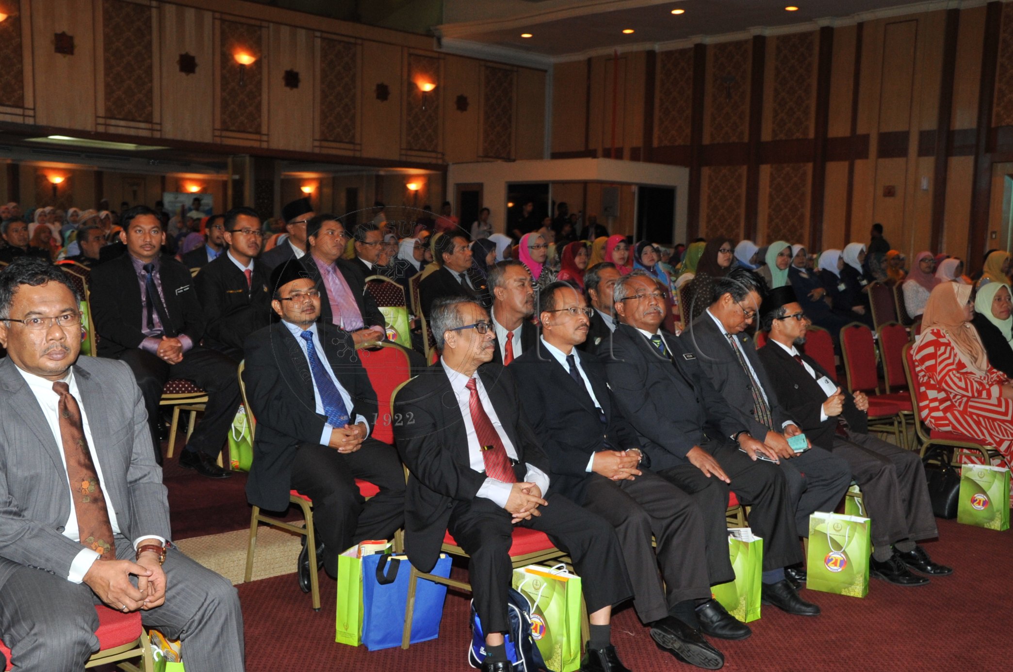 PRO 14 44 EPZB PRO 6158